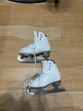 Riedell emerald ice skate shoes SZ J11